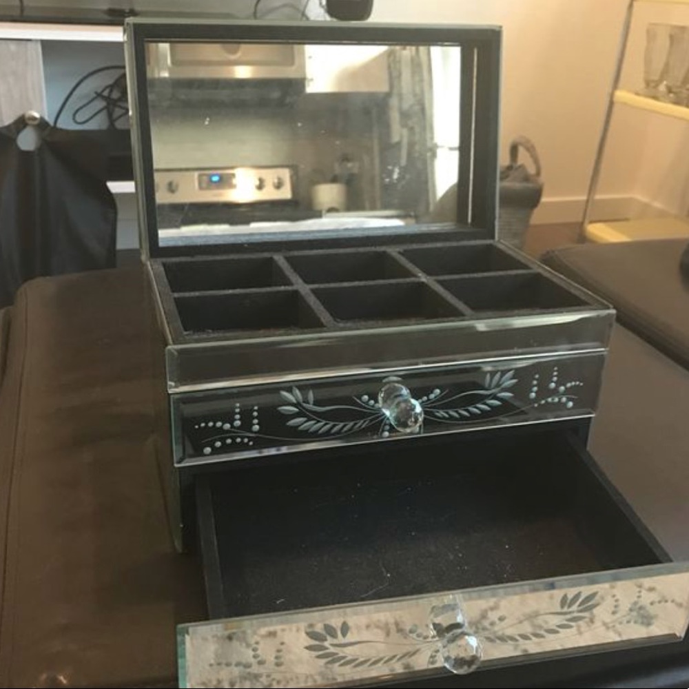 Urban outfitters jewelry box